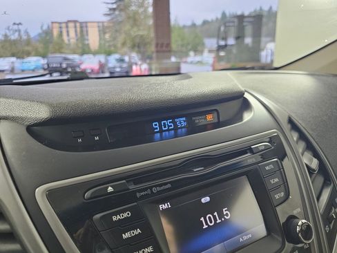 Used 2016 Hyundai Elantra SE w/ Option Group 02 image 26