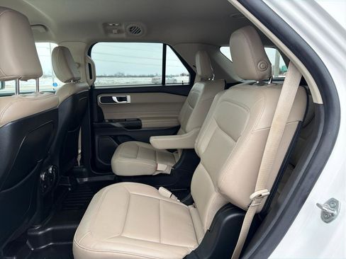 Used 2020 Ford Explorer XLT w/ Equipment Group 202A image 11