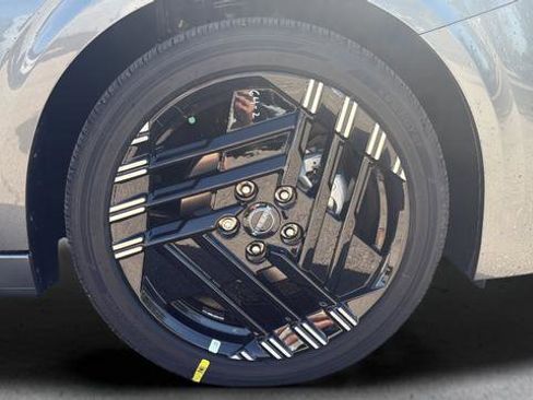 New 2026 Nissan Sentra SR FWD image 25