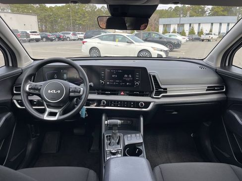 Certified 2025 Kia Sportage LX AWD/4WD image 8