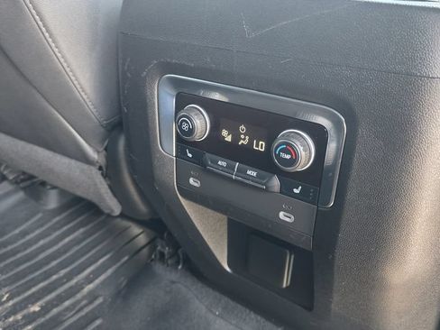 Used 2023 Chevrolet Tahoe Z71 w/ Luxury Package AWD/4WD image 8