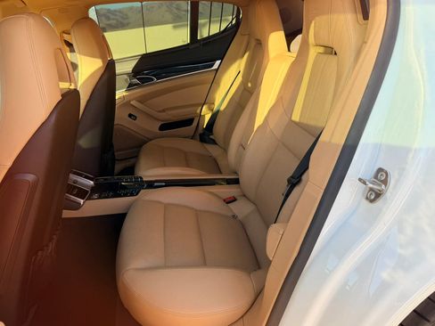 Used 2016 Porsche Panamera image 14