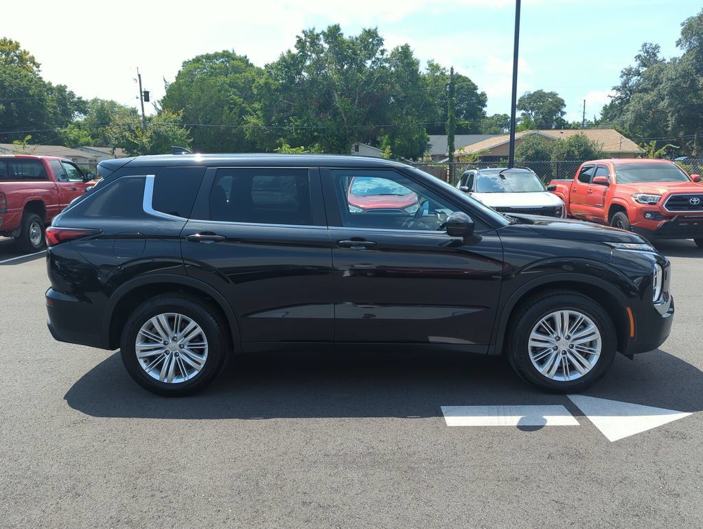 Used 2024 Mitsubishi Outlander ES AWD/4WD image 8