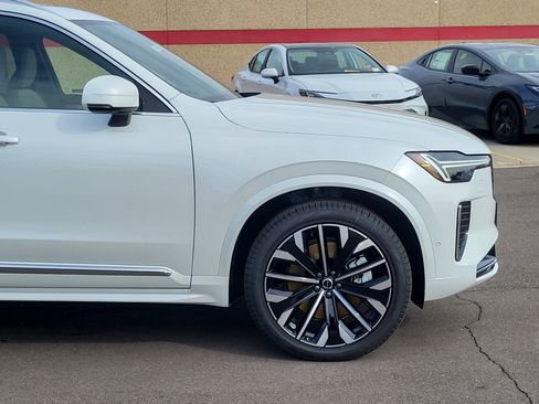 New 2026 Volvo XC90 T8 Plus image 6