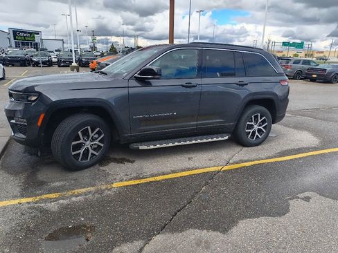 Used 2024 Jeep Grand Cherokee Limited AWD/4WD image 4