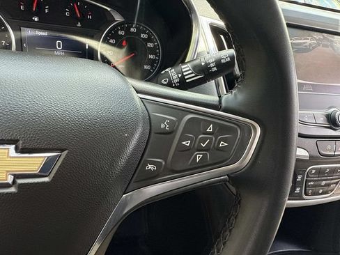 Used 2024 Chevrolet Equinox LT FWD image 34