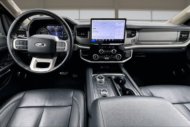 Used 2024 Ford Expedition XLT AWD/4WD image 16