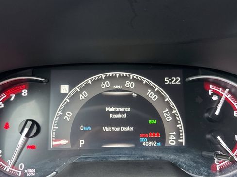Used 2025 Toyota RAV4 XLE FWD image 10