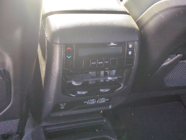 Used 2022 Jeep Grand Cherokee L Laredo AWD/4WD image 31