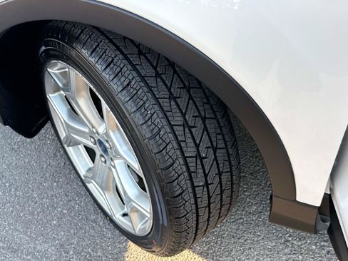 Used 2019 Ford Escape Titanium AWD/4WD image 9
