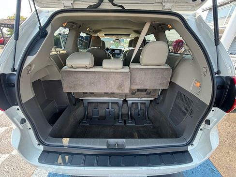 Used 2019 Toyota Sienna AWD image 29
