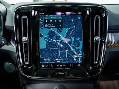 Used 2021 Volvo XC40 P8 Recharge w/ Advanced Package image 45