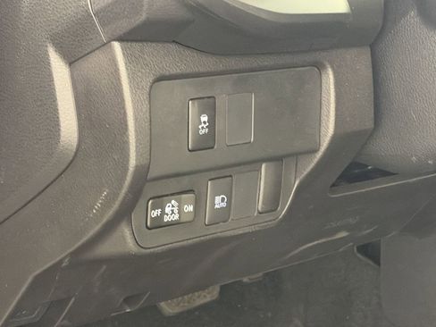 Used 2023 Toyota Tacoma SR AWD/4WD image 12