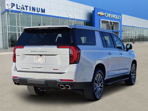 Used 2025 GMC Yukon XL Denali image 7