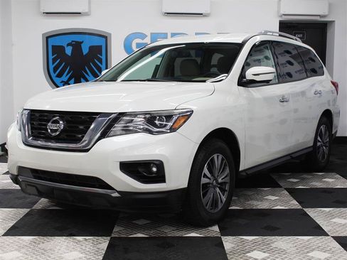 Used 2017 Nissan Pathfinder SL w/ SL Tech Package AWD/4WD image 1