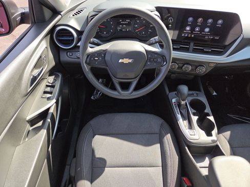Used 2024 Chevrolet Trax LS FWD image 24