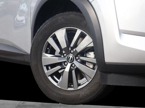 Certified 2025 Nissan Pathfinder SV AWD/4WD image 3