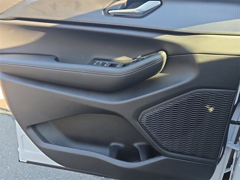 New 2025 Jeep Grand Cherokee Altitude image 27