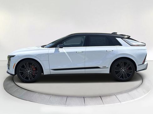 New 2026 Cadillac Lyriq V w/ Exterior Carbon Fiber Package AWD/4WD image 2