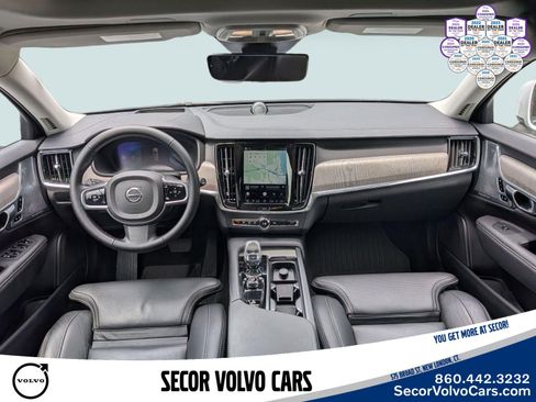 Used 2025 Volvo V90 B6 Cross Country Ultra AWD/4WD image 21