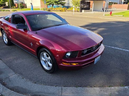 Used 2007 Ford Mustang Premium RWD image 3