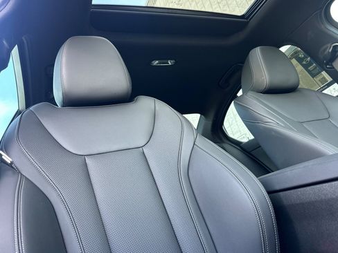 Used 2025 BMW 330i Sedan w/ Convenience Package image 20