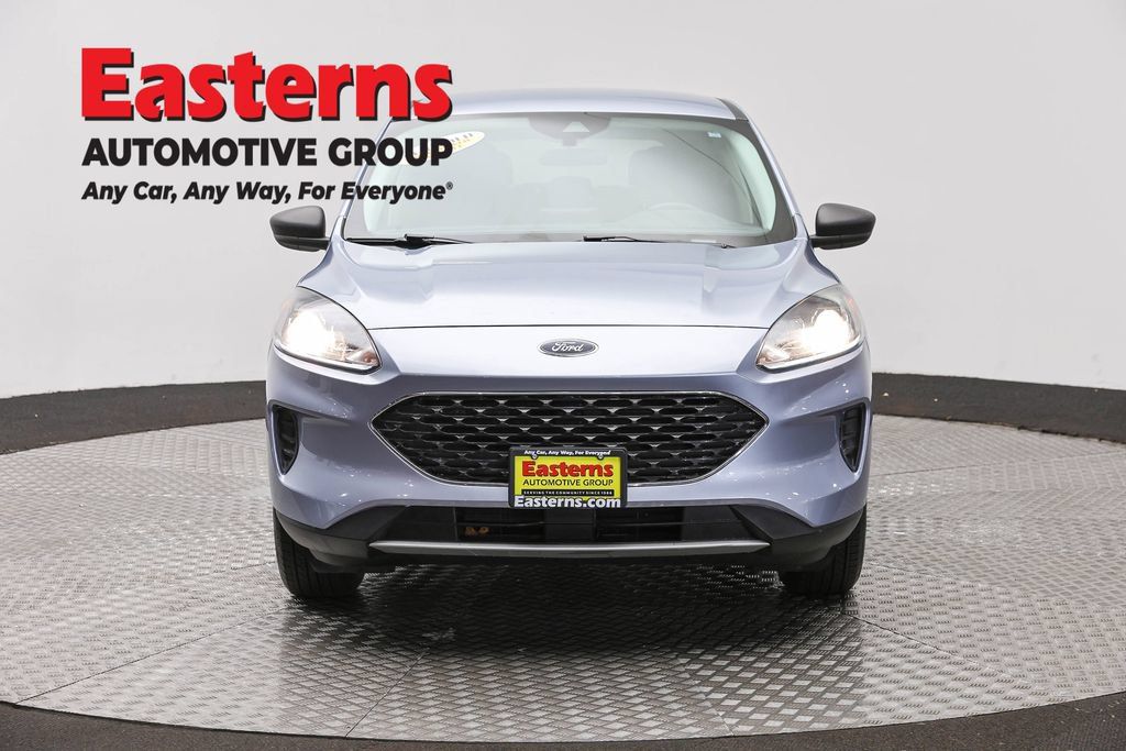 Used 2022 Ford Escape SE w/ Convenience Package FWD image 4