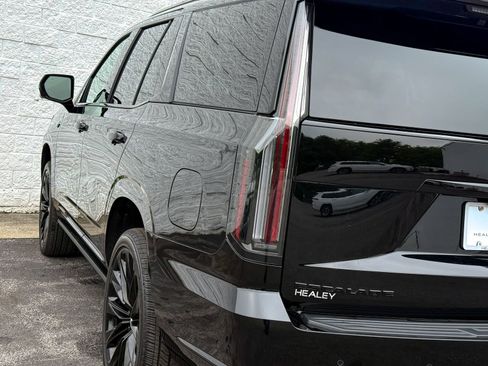 Certified 2025 Cadillac Escalade Sport Platinum w/ LPO, ONYX Package AWD/4WD image 9