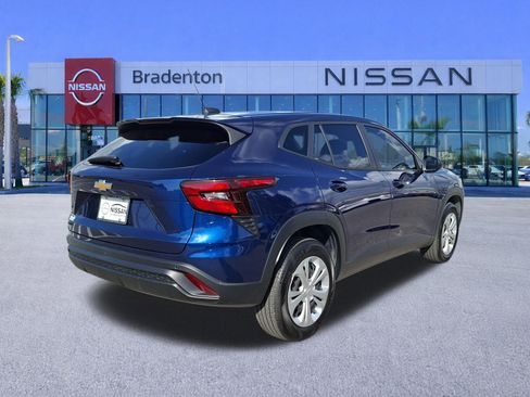 Used 2024 Chevrolet Trax LS w/ Driver Confidence Package image 5