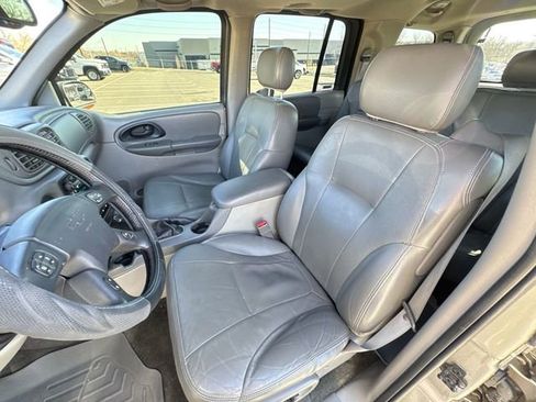 Used 2002 Chevrolet TrailBlazer LT w/ LT Leather Plus Pkg image 17