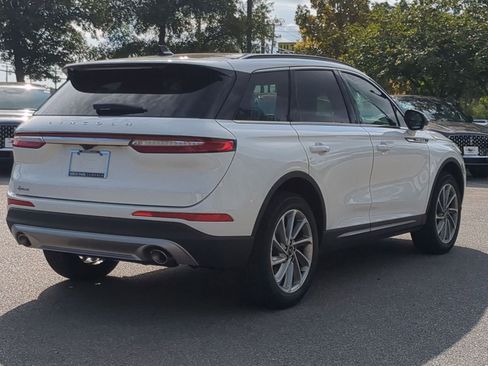 New 2026 Lincoln Corsair Premiere image 3