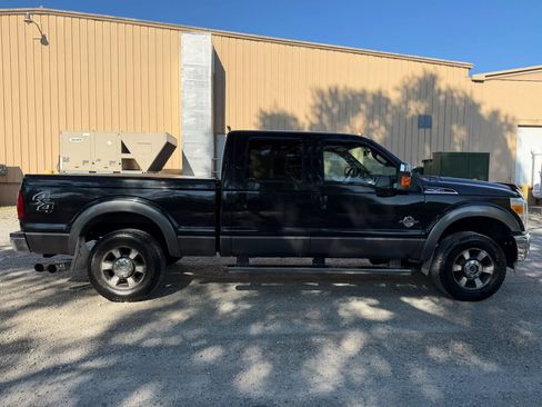 Used 2011 Ford F250 Lariat w/ Lariat Interior Pkg AWD/4WD image 4