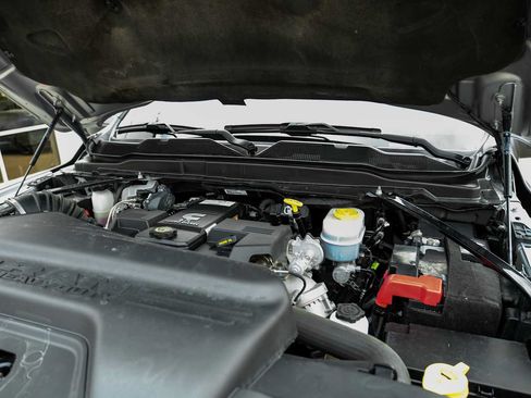 Used 2024 RAM 3500 Tradesman w/ Chrome Appearance Group AWD/4WD image 48