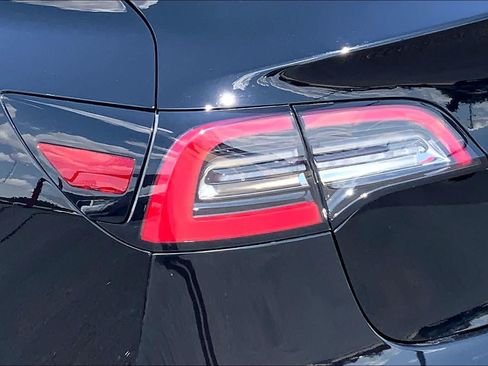 Used 2020 Tesla Model 3 Standard Range RWD image 28