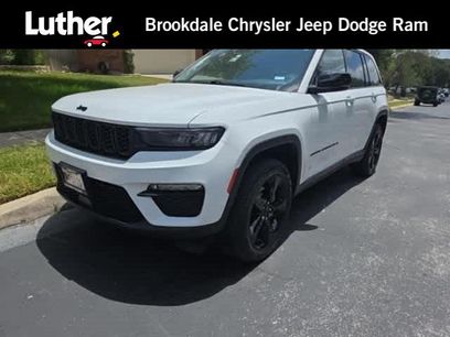 Used 2023 Jeep Grand Cherokee Limited w/ Black Appearance Package