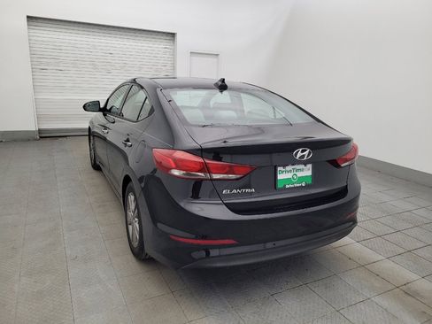 Used 2017 Hyundai Elantra SE image 5