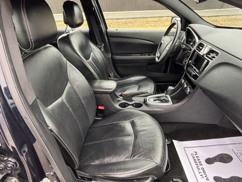 Used 2012 Chrysler 200 Limited image 7