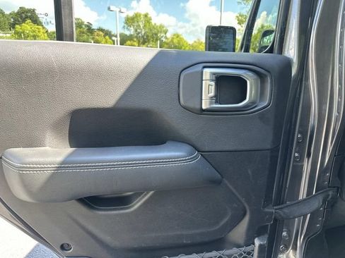 Used 2022 Jeep Gladiator Overland w/ Popular Equipment Package AWD/4WD image 33