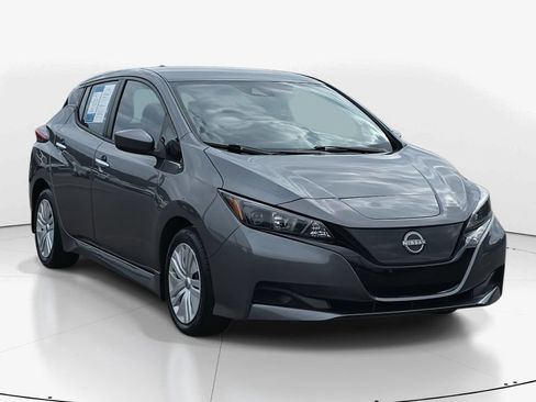 Used 2025 Nissan Leaf S image 2