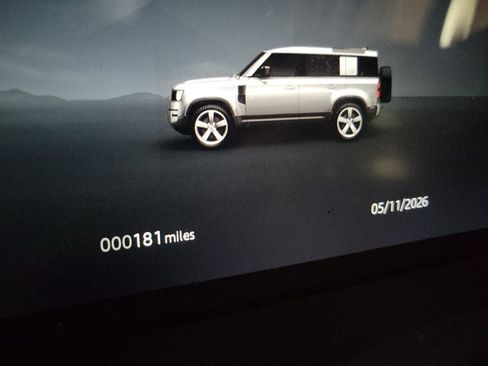 New 2026 Land Rover Defender 110 V8 AWD/4WD image 18