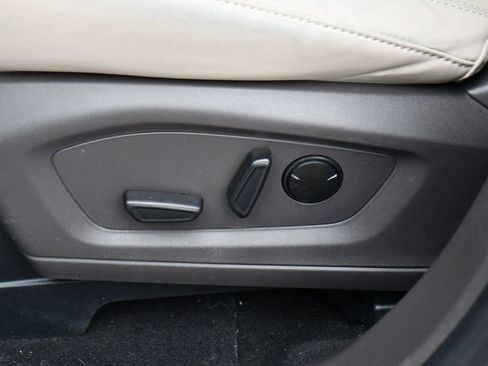 Used 2023 Ford Explorer Platinum w/ Technology Package image 14