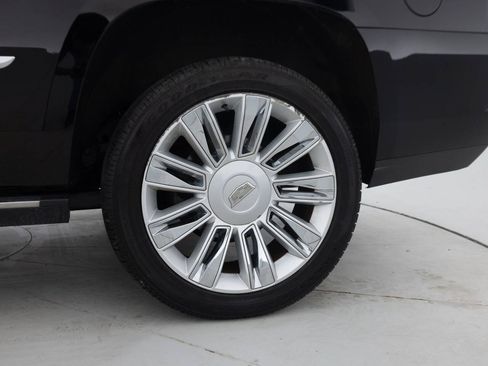 Used 2017 Cadillac Escalade Platinum AWD/4WD image 20