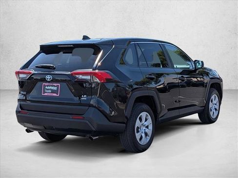 Used 2024 Toyota RAV4 LE AWD/4WD image 5