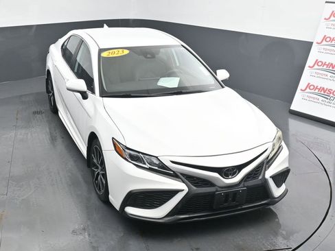 Used 2023 Toyota Camry SE image 25