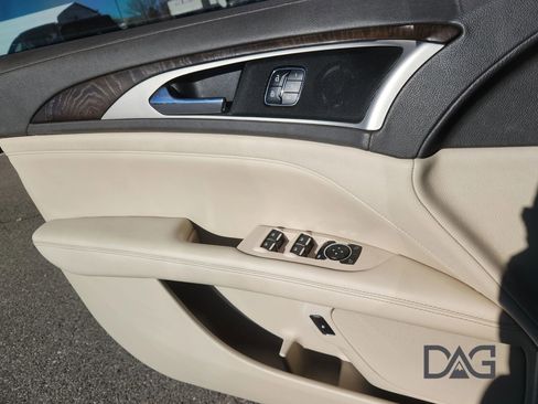 Used 2017 Lincoln MKZ Select w/ Select Plus Package image 16