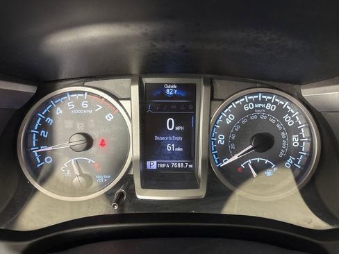 Used 2017 Toyota Tacoma SR5 w/ Tow Package image 19