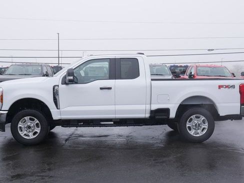 New 2026 Ford F250 XLT w/ FX4 Off-Road Package image 7