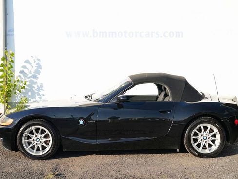 Used 2003 BMW Z4 2.5i image 9
