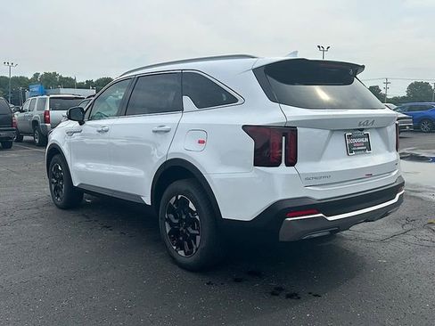 New 2025 Kia Sorento S image 10