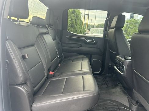 Used 2023 GMC Sierra 1500 SLT w/ SLT Premium Package AWD/4WD image 11